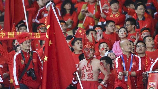 但令人疑惑的是，三位主演还同时发布了三个不同的英文片名，分别是《蜘蛛侠：打电话回家》（Spider-Man：Phone Home），《蜘蛛侠：家庭破坏者》（Spider-Man：Home Wrecker），与《蜘蛛侠：密友披萨》（Spider-Man：Home Slice）